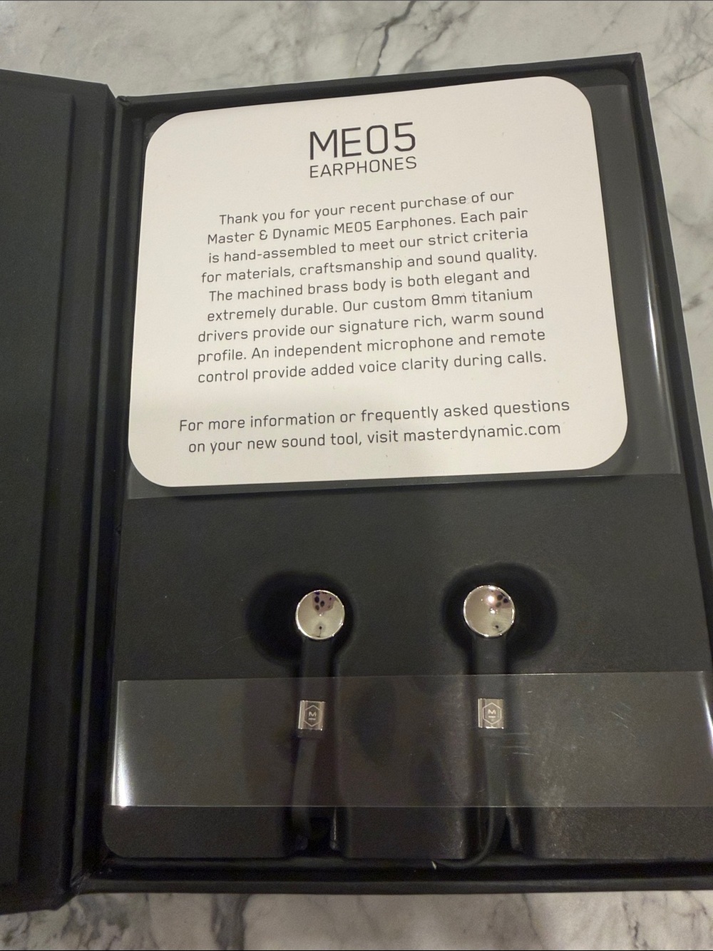 NEW Master & Dynamic ME05 Wired Earphones Silver/Black Complete in Box